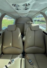 Interior - BEECHCRAFT - BONANZA F33A