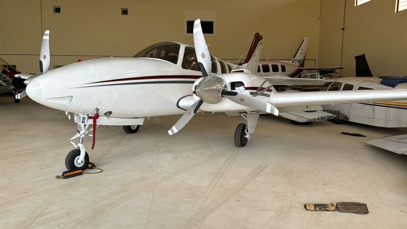 BEECHCRAFT - B58