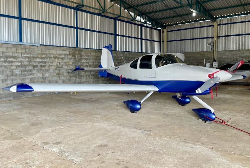 VANS AIRCRAFT - RV-10 FLYER