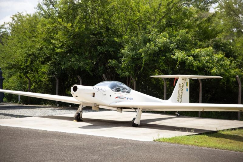 AEROMOT - AMT-200