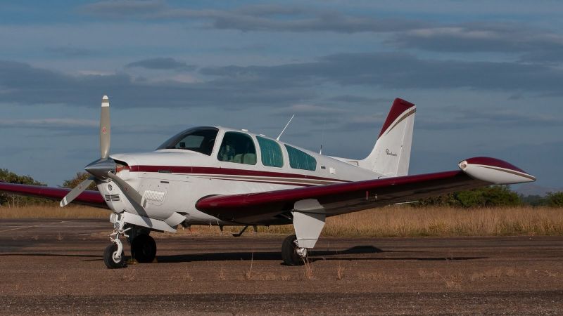 BEECHCRAFT - F33A