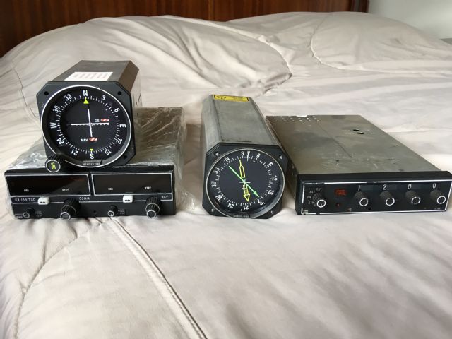 VENDO RÁDIO KX155, 28 VOLTS, INDICADOR DE VOR KI 209, RMI KI 229, TRANSPONDER KT 78A - BENDIX KING