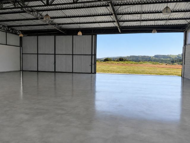 VENDO - HANGAR 20X20  400M² - SD4V