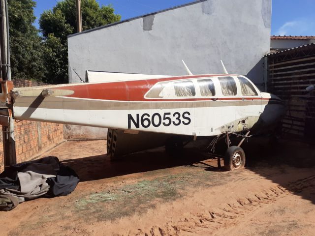 VENDO - PEÇAS DE UMA AERONAVE BAROM BE 58 PRESSURIZADO